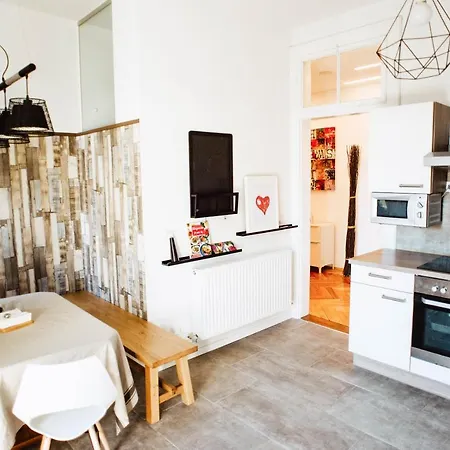 Huge Central Designer Loft With Tyrolean Touch , 160m2 İnnsbruck