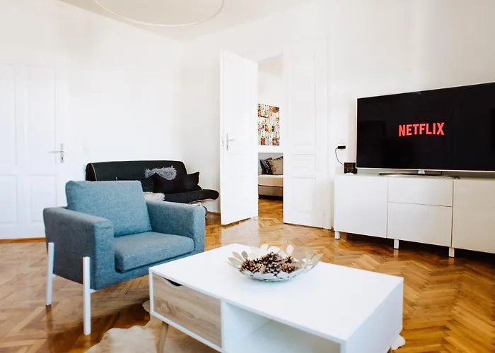 Huge Central Designer Loft With Tyrolean Touch , 160m2 Daire İnnsbruck