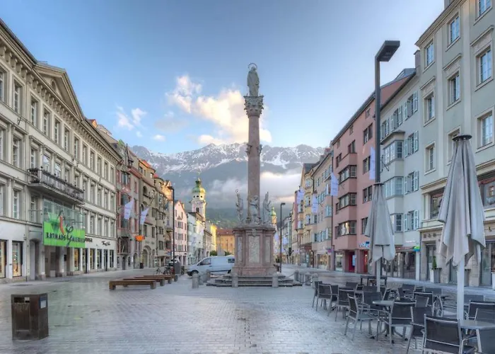 Daire Huge Central Designer Loft With Tyrolean Touch , 160m2 İnnsbruck