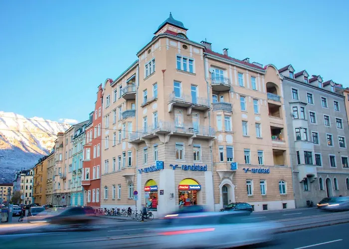 Διαμέρισμα Huge Central Designer Loft With Tyrolean Touch , 160m2