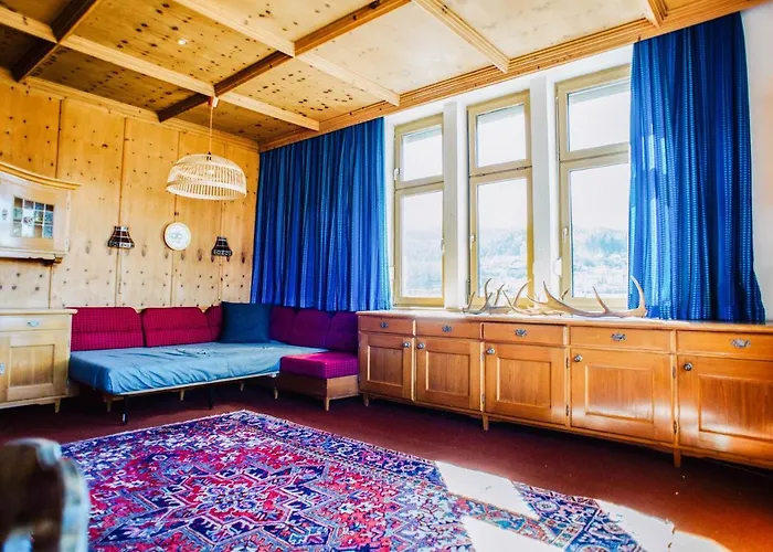 Διαμέρισμα Huge Central Designer Loft With Tyrolean Touch , 160m2 *