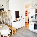 Huge Central Designer Loft With Tyrolean Touch , 160m2 인스브루크