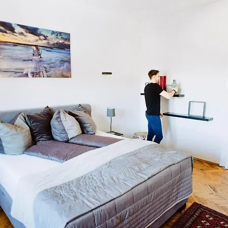 Huge Central Designer Loft With Tyrolean Touch , 160m2 * 인스브루크